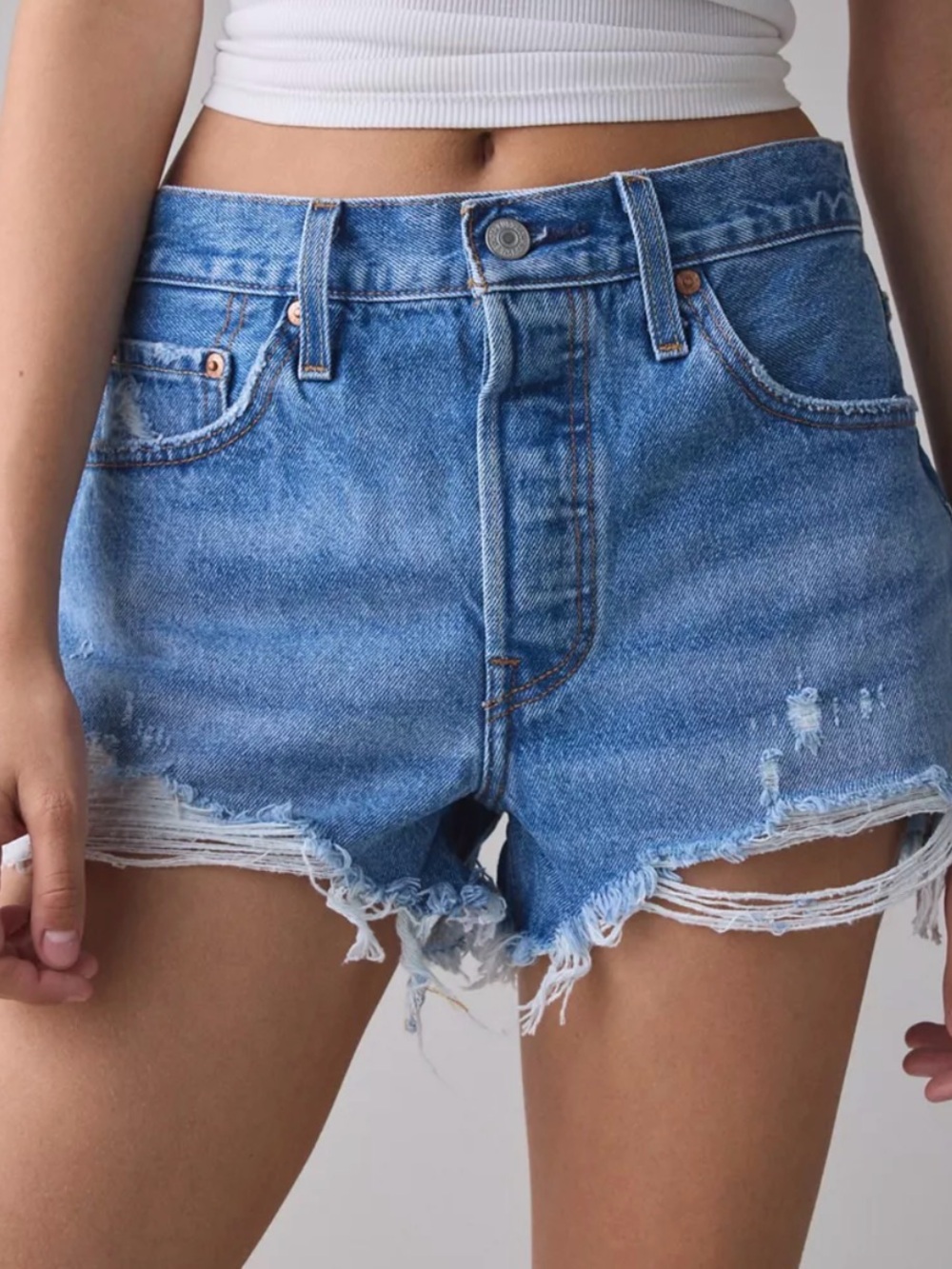 Levi's - 501 Original Denim Shorts in Oxnard, Size 28 - Picture 2 of 6